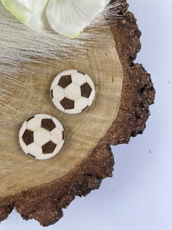 Grawerowana piłka. Materiał sklejka drewniana