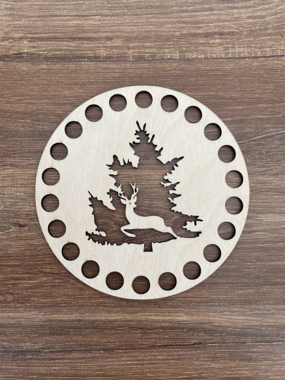 Baza - wieczko do koszyka. Świąteczna. Materiał bazy sklejka drewniana Średnica śr.15 cm. Cena 7,00 zł zł Lakier bez polakierowania Kolor filcu czerwony 1,50 zł