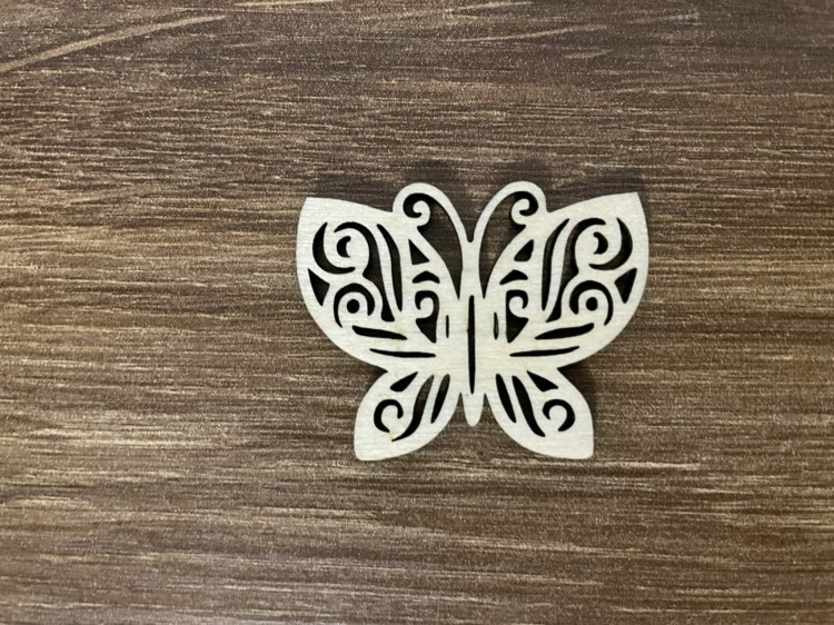 Motylek ażurowy, wzór 6 Materiał sklejka drewniana Wielkość 4 x3 cm
