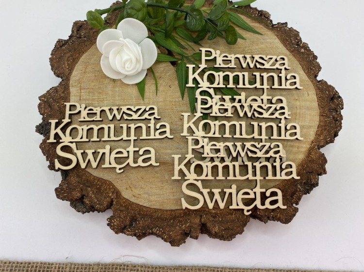 napis-drewniany -na-komunie