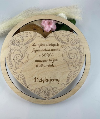 Obręcz z sercem i grawerem.  Podziękowanie. Materiał sklejka drewniana