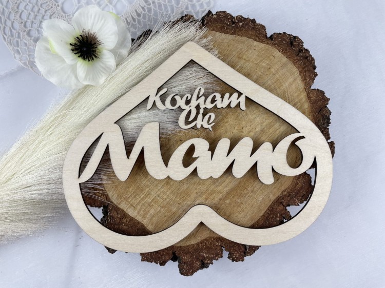 Obręcz w kształcie serca. Kocham Cię Mamo. Materiał sklejka drewniana