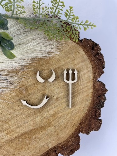 Decory. Elementy do diabełka. Rogi. Ogon. Widły. Materiał sklejka drewniana