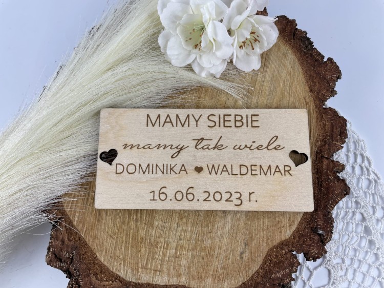 Tabliczka z grawerem. MAMY SIEBIE. Materiał sklejka drewniana